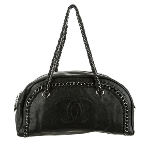 Chanel Luxe Ligne Bowler - Picture 2 of 16